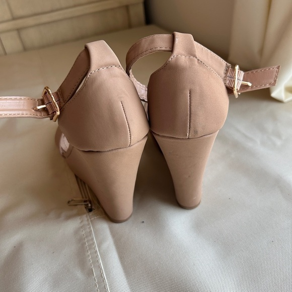 **SOLD** Nude Wedges - Picture 3 of 5